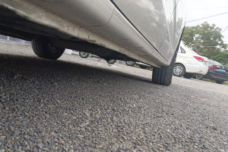 Used SAIC MAXUS G10 2015 2.0T Automatic Anniversary Edition Chassis Rear Right