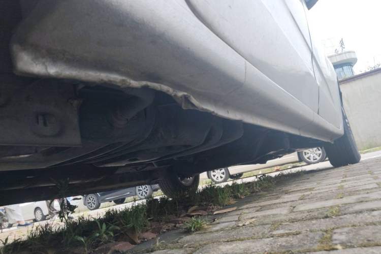 Used SAIC MAXUS G10 2015 2.0T Automatic Anniversary Edition Chassis Rear Right