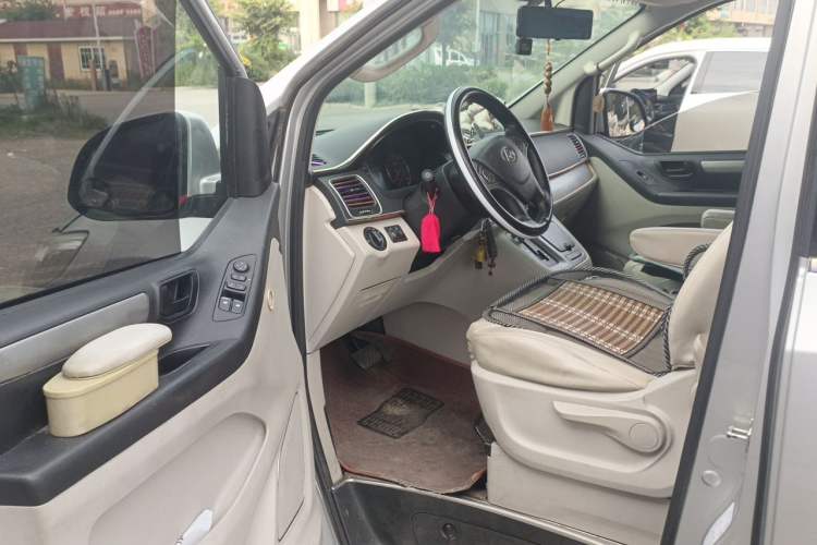 Used SAIC MAXUS G10 2015 2.0T Automatic Anniversary Edition Driver Seat