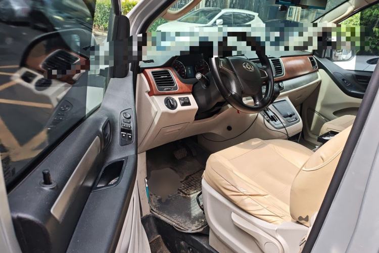 Used SAIC MAXUS G10 2015 2.0T Automatic Anniversary Edition Driver Seat