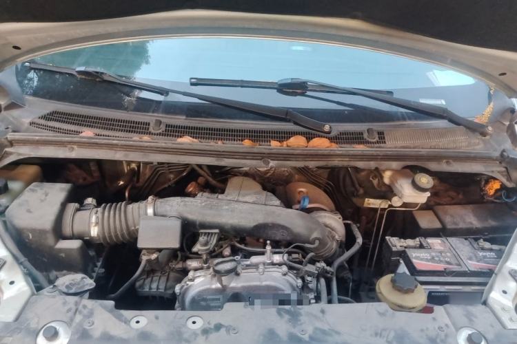 Used SAIC MAXUS G10 2015 2.0T Automatic Anniversary Edition Engine Bay