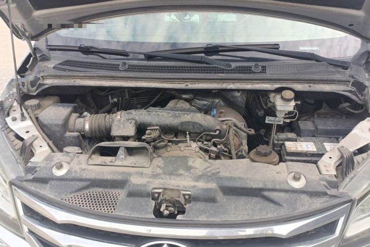 Used SAIC MAXUS G10 2015 2.0T Automatic Anniversary Edition Engine Bay