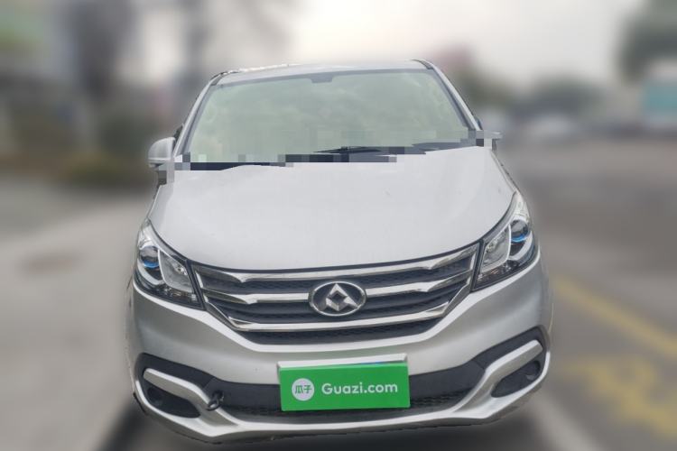 Used SAIC MAXUS G10 2015 2.0T Automatic Anniversary Edition Front