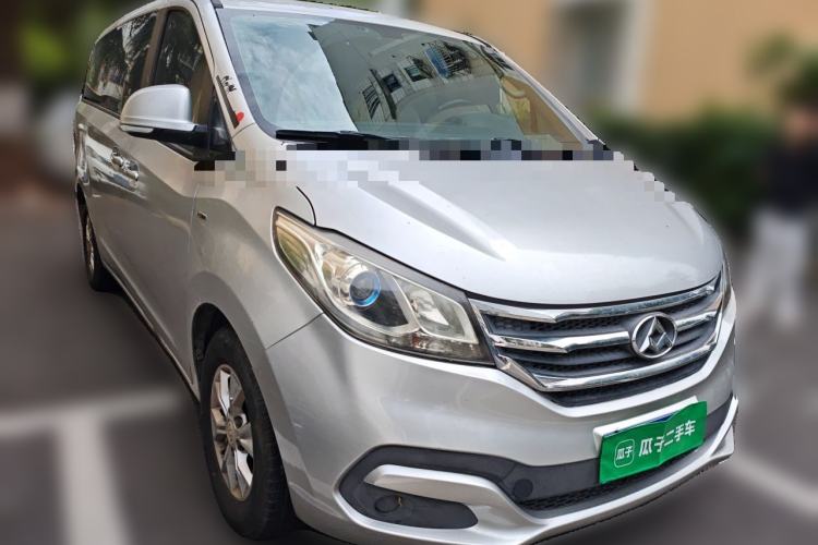 Used SAIC MAXUS G10 2015 2.0T Automatic Anniversary Edition Front Right 45 Deg