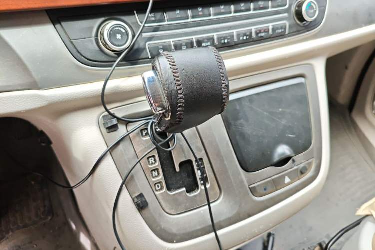 Used SAIC MAXUS G10 2015 2.0T Automatic Anniversary Edition Gear Lever