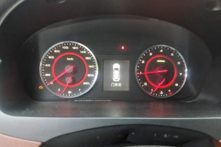 Used SAIC MAXUS G10 2015 2.0T Automatic Anniversary Edition Instrument Cluster