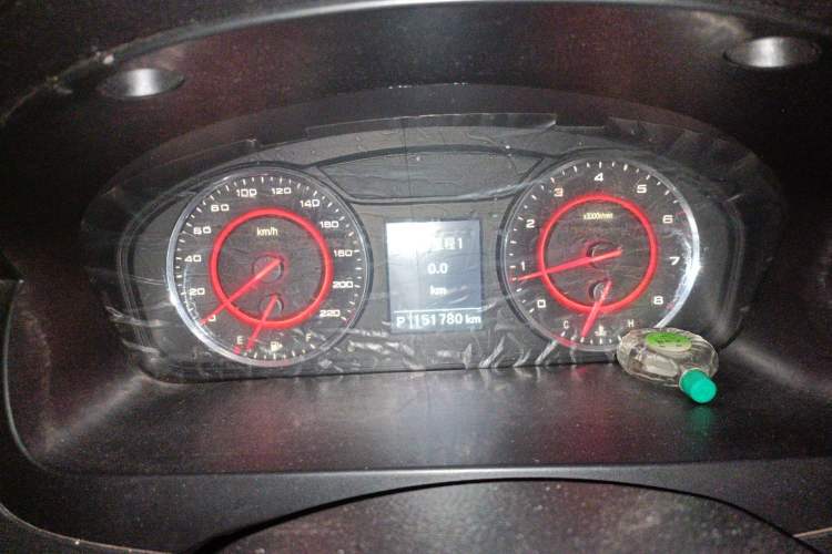 Used SAIC MAXUS G10 2015 2.0T Automatic Anniversary Edition Instrument Cluster