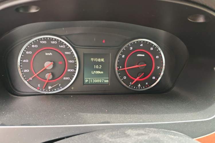 Used SAIC MAXUS G10 2015 2.0T Automatic Anniversary Edition Instrument Cluster