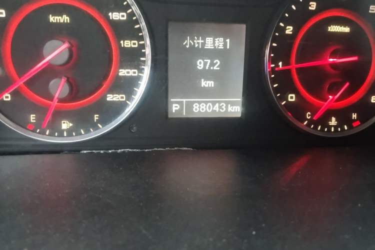 Used SAIC MAXUS G10 2015 2.0T Automatic Anniversary Edition Odometer Close Up
