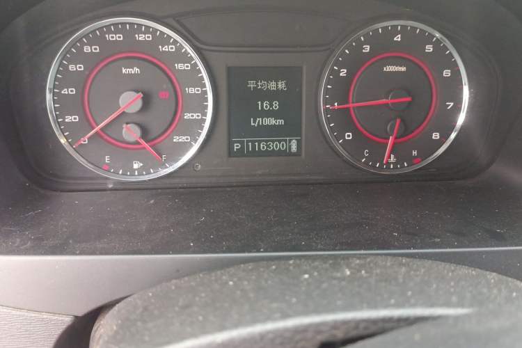 Used SAIC MAXUS G10 2015 2.0T Automatic Anniversary Edition Odometer Close Up