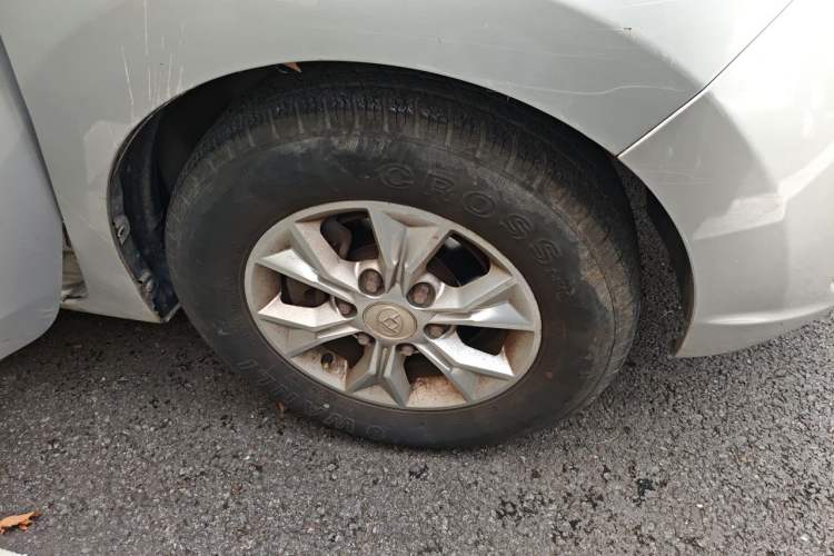 Used SAIC MAXUS G10 2015 2.0T Automatic Anniversary Edition Right Front Wheel Hub