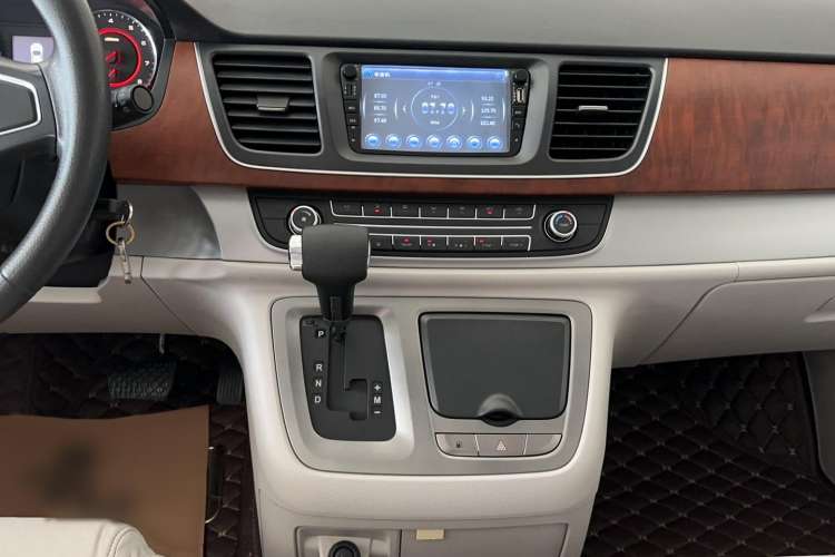 Used SAIC MAXUS G10 2015 2.0T Automatic Anniversary Edition Audio And AC Panel