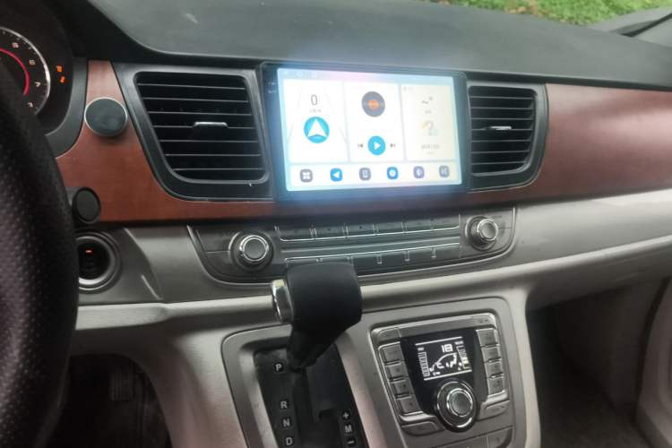 Used SAIC MAXUS G10 2015 2.0T Automatic Anniversary Edition Audio And AC Panel