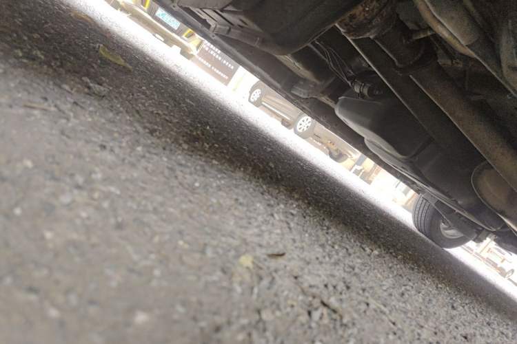 Used SAIC MAXUS G10 2015 2.0T Automatic Anniversary Edition Chassis Front Left