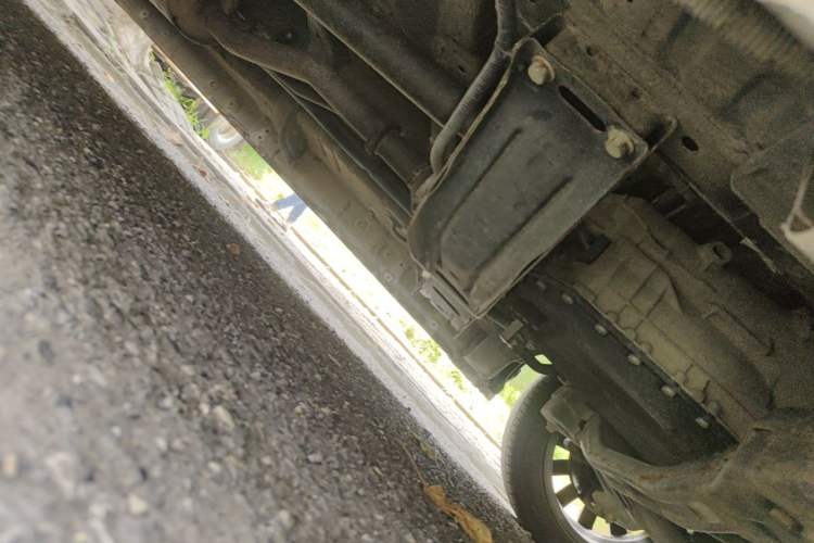 Used SAIC MAXUS G10 2015 2.0T Automatic Anniversary Edition Chassis Front Right