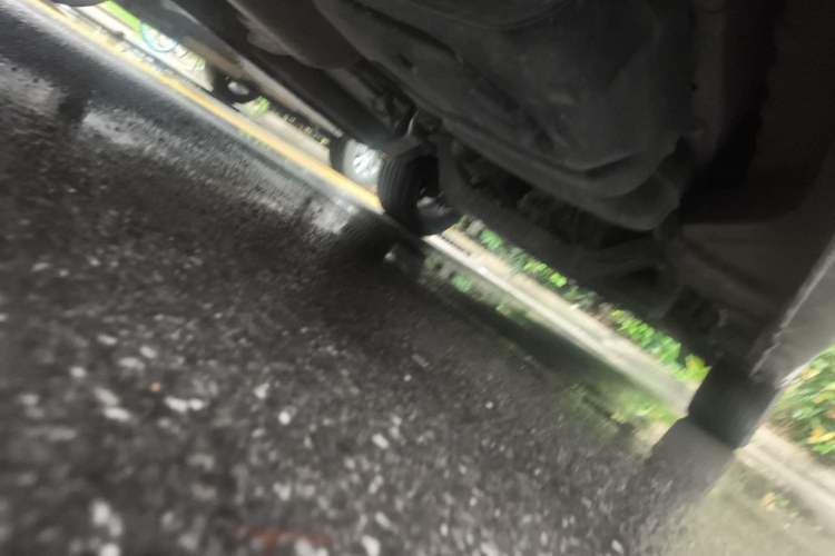 Used SAIC MAXUS G10 2015 2.0T Automatic Anniversary Edition Chassis Rear Right