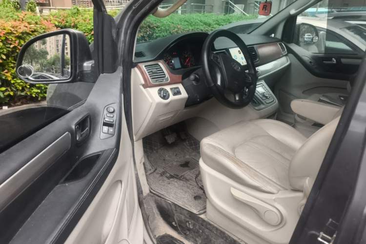 Used SAIC MAXUS G10 2015 2.0T Automatic Anniversary Edition Driver Seat