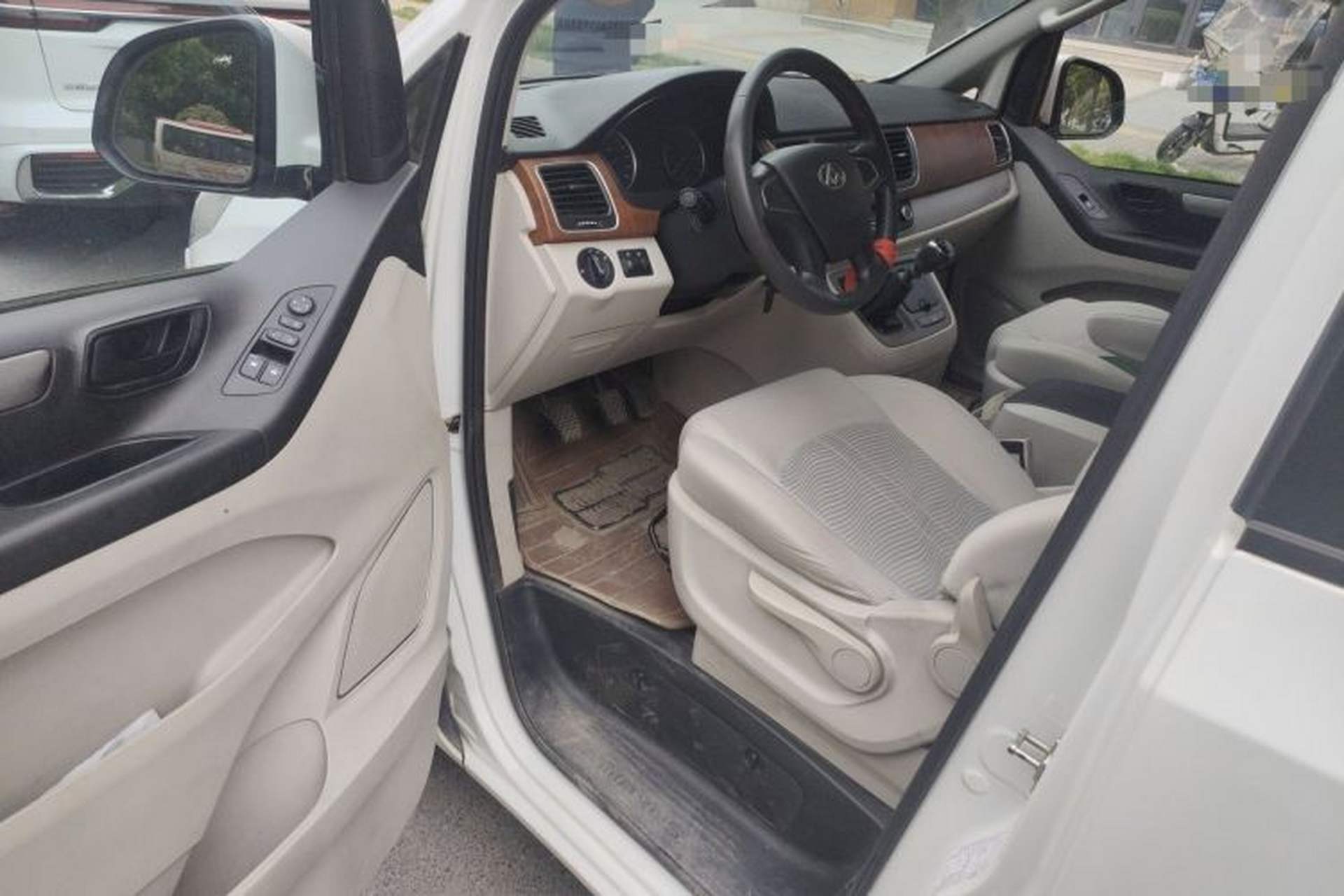 Used SAIC MAXUS G10 2015 2.0T Manual Anniversary Edition Driver Seat