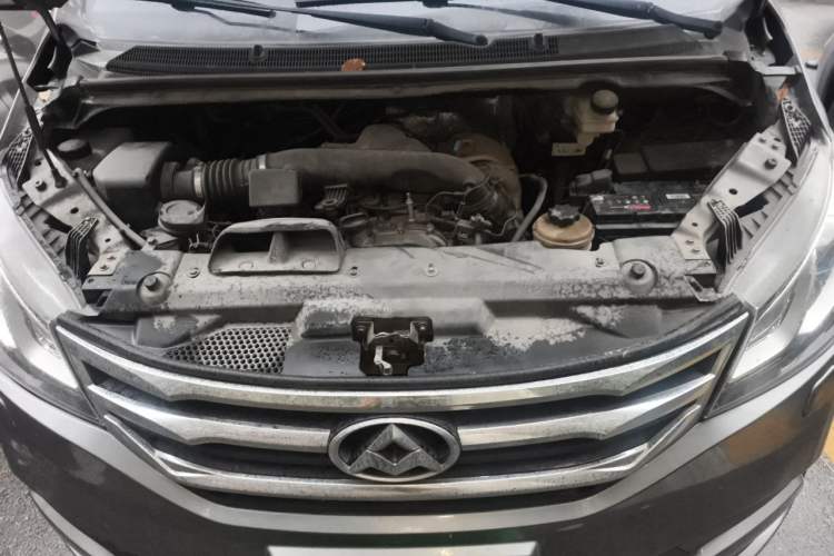 Used SAIC MAXUS G10 2015 2.0T Automatic Anniversary Edition Engine Bay
