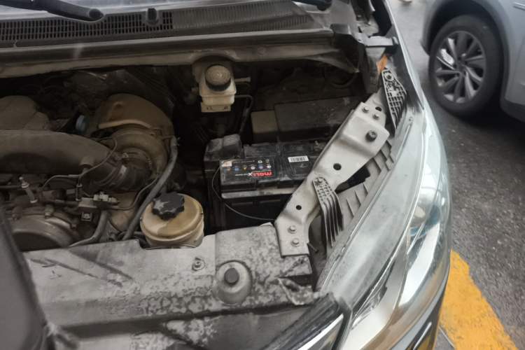 Used SAIC MAXUS G10 2015 2.0T Automatic Anniversary Edition Engine Bay Left