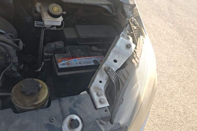 Used SAIC MAXUS G10  Engine Bay Left