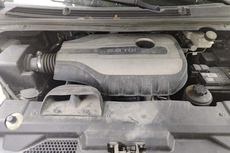 Used SAIC MAXUS G10 2015 2.0T Automatic Anniversary Edition Engine Bay