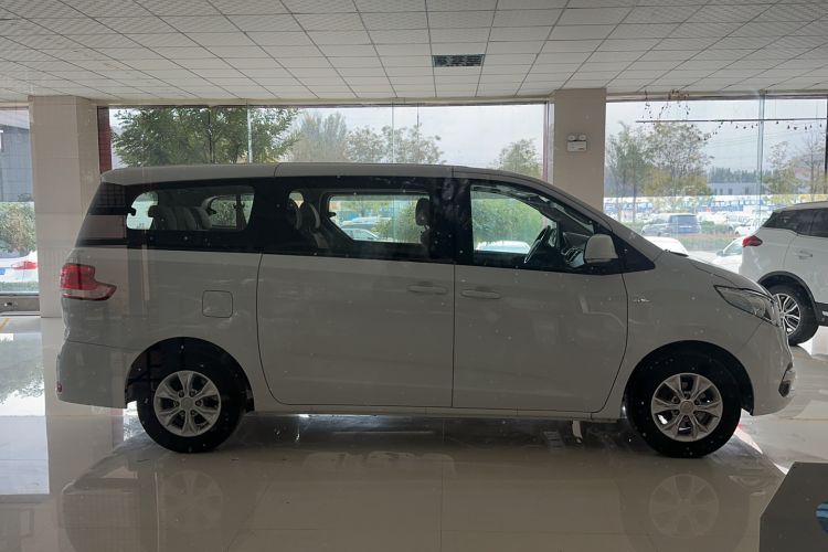 Used SAIC MAXUS G10 2015 2.0T Automatic Anniversary Edition Exterior 2
