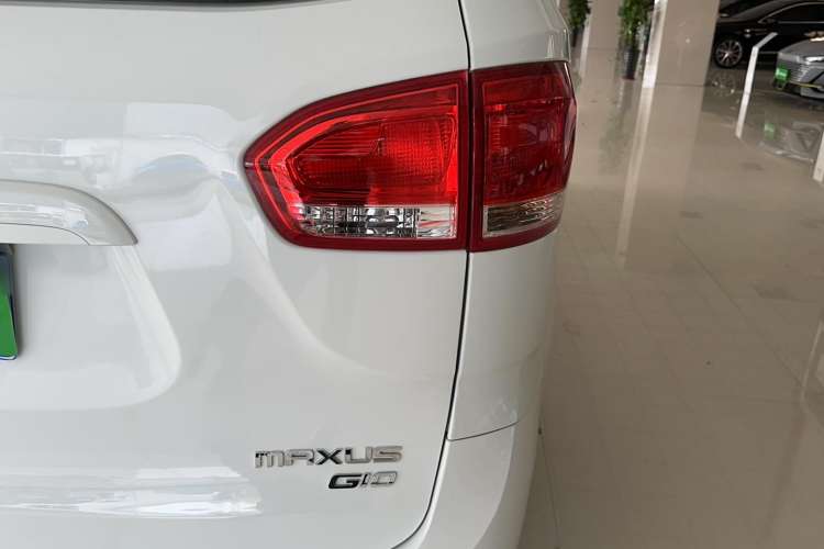 Used SAIC MAXUS G10 2015 2.0T Automatic Anniversary Edition Exterior 8