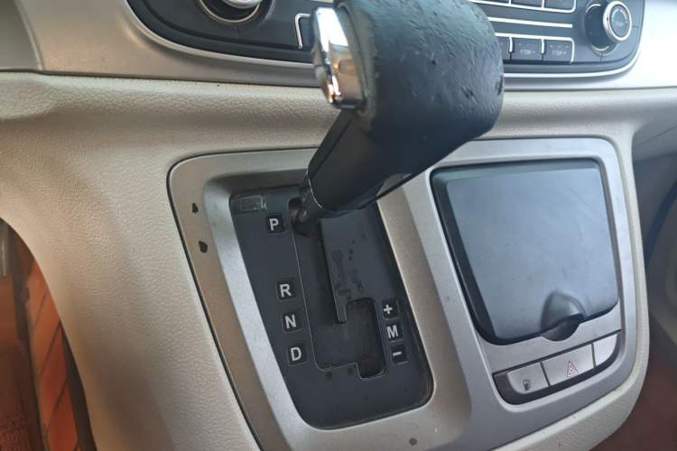 Used SAIC MAXUS G10  Gear Lever