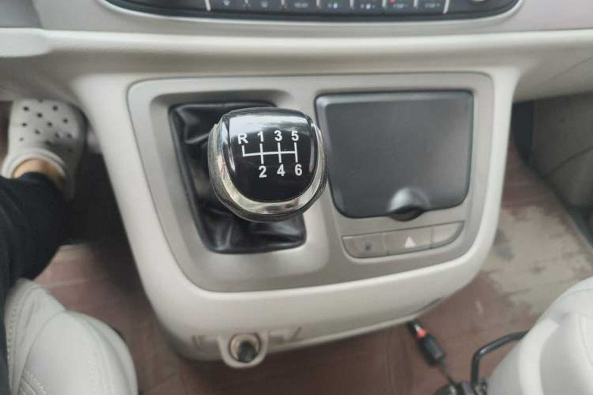 Used SAIC MAXUS G10 2015 2.0T Manual Anniversary Edition Gear Lever