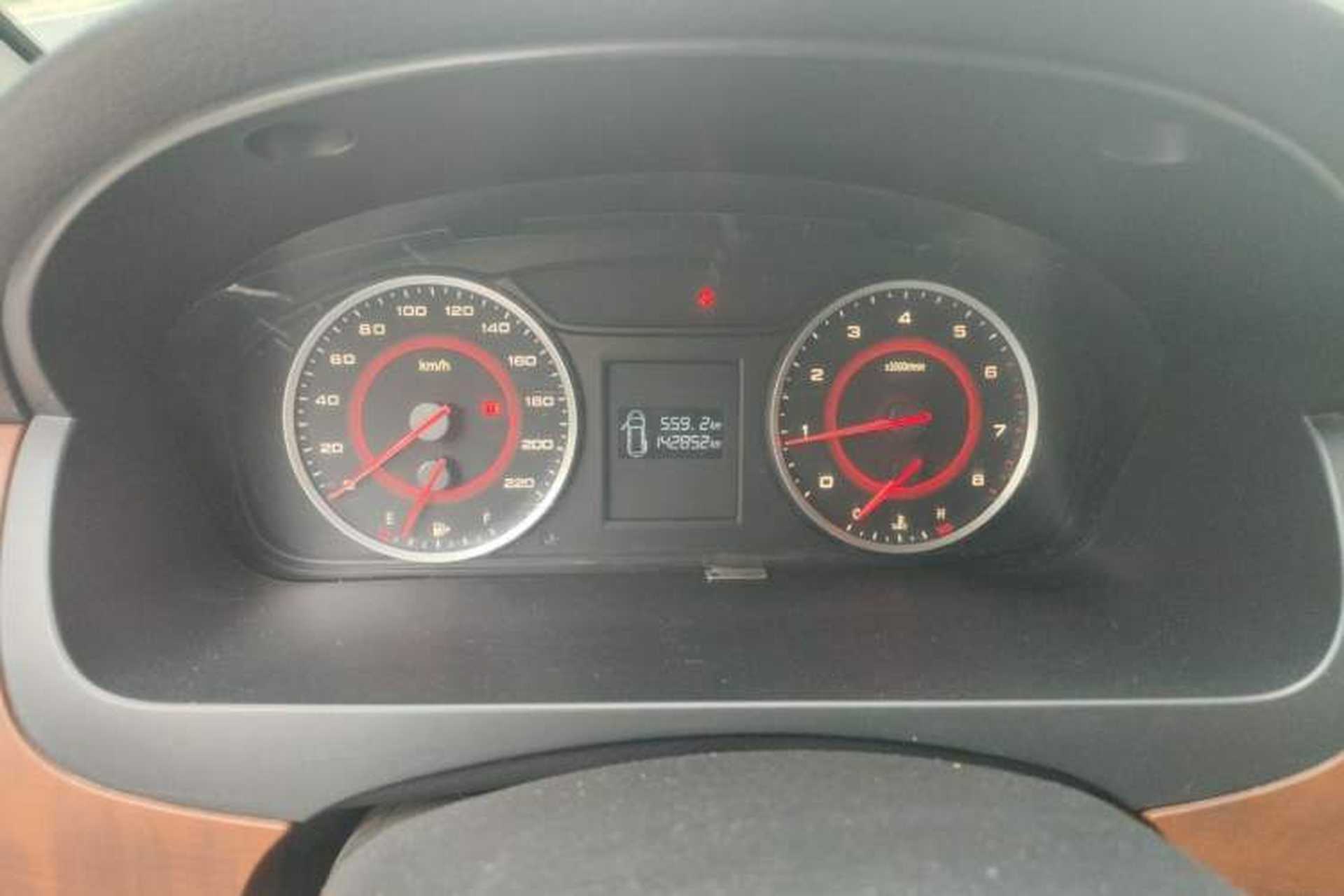 Used SAIC MAXUS G10 2015 2.0T Manual Anniversary Edition Instrument Cluster