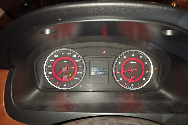 Used SAIC MAXUS G10 2015 2.0T Manual Anniversary Edition Instrument Cluster