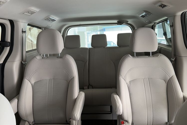 Used SAIC MAXUS G10 2015 2.0T Automatic Anniversary Edition Interior 4