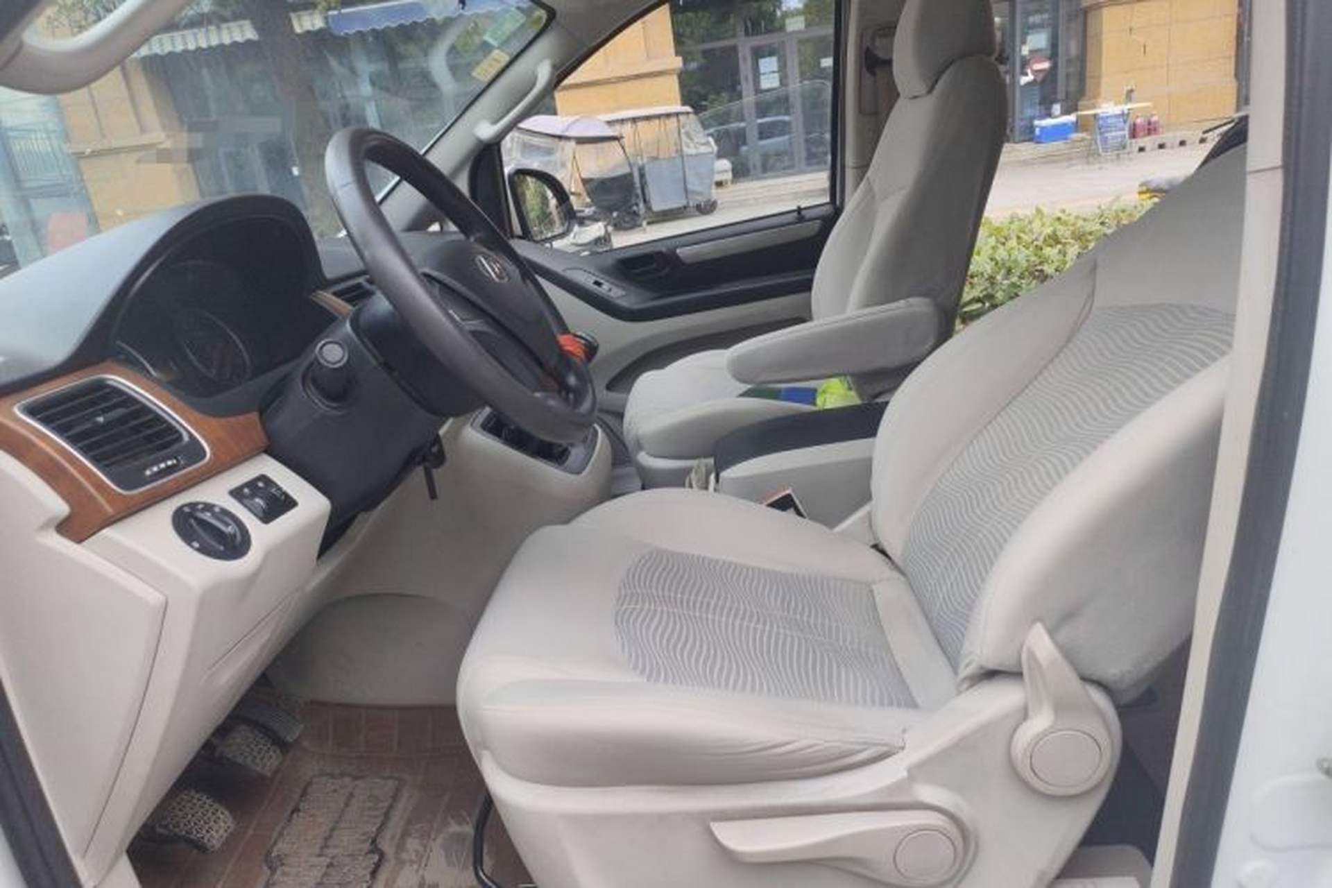 Used SAIC MAXUS G10 2015 2.0T Manual Anniversary Edition Left Front Seat