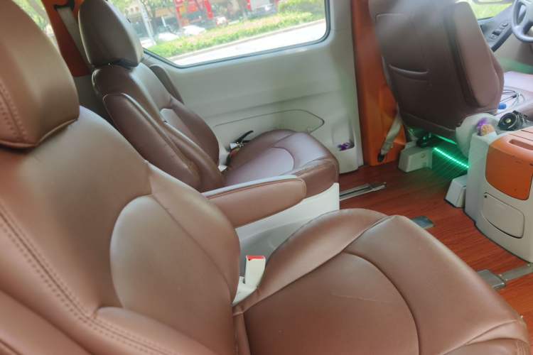 Used SAIC MAXUS G10 2015 2.0T Automatic Anniversary Edition Left Rear Seat