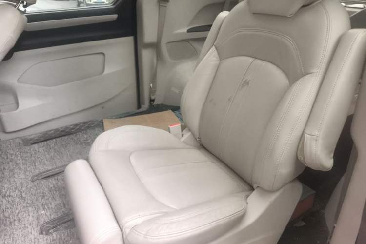 Used SAIC MAXUS G10 2015 2.0T Automatic Anniversary Edition Left Rear Seat
