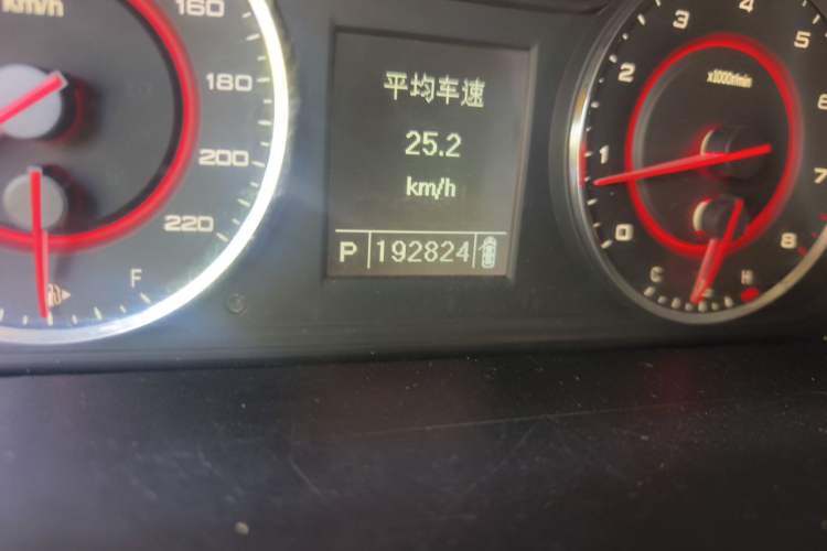 Used SAIC MAXUS G10 2015 2.0T Automatic Anniversary Edition Odometer Close Up