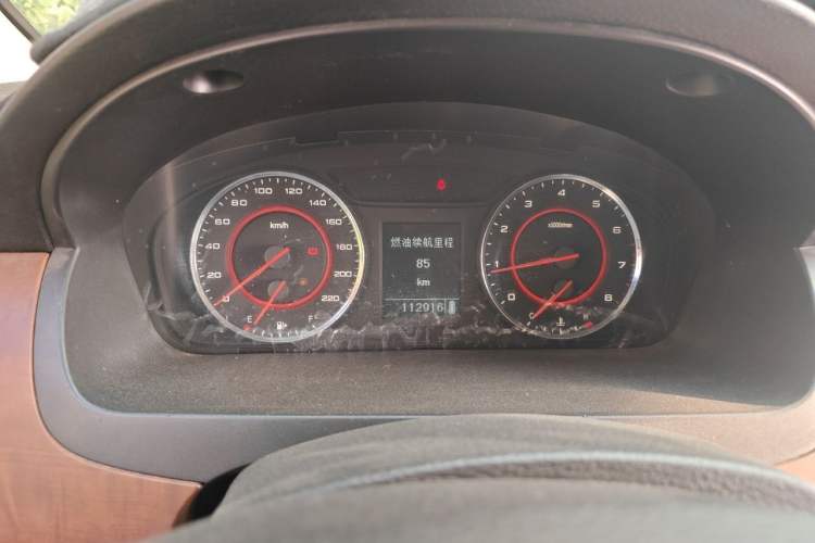 Used SAIC MAXUS G10 2015 2.0T Manual Anniversary Edition Odometer Close Up