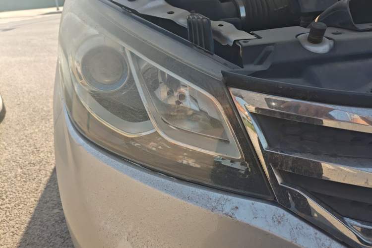 Used SAIC MAXUS G10  Right Front Headlight