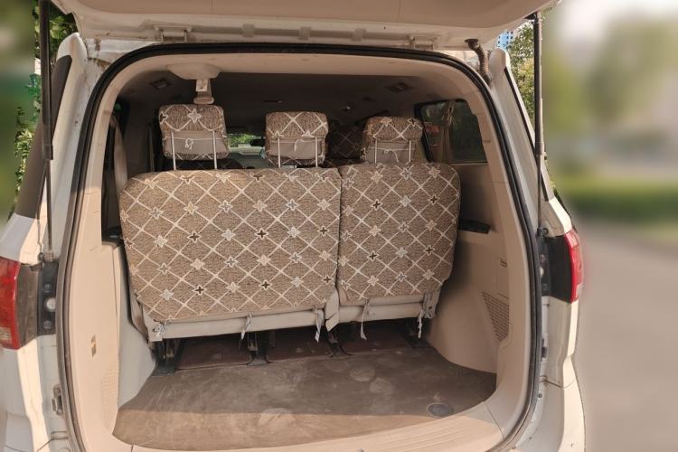 Used SAIC MAXUS G10 2015 2.0T Manual Anniversary Edition Trunk