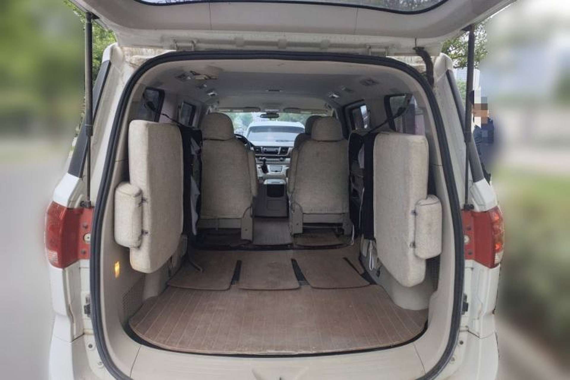 Used SAIC MAXUS G10 2015 2.0T Manual Anniversary Edition Trunk