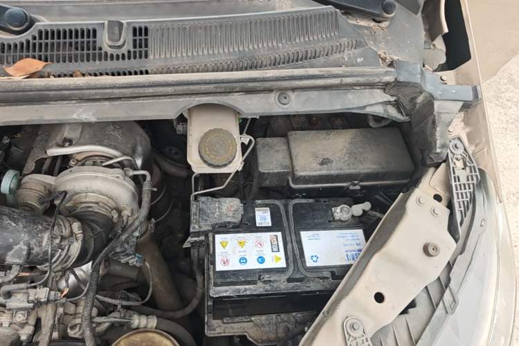 Used SAIC MAXUS G10  Engine Bay Left