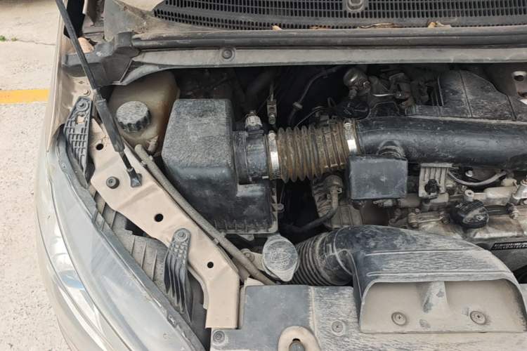 Used SAIC MAXUS G10  Engine Bay Right