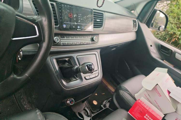 Used SAIC MAXUS G10 2016 1.9T Manual Elite Edition Diesel China V Standard Audio And AC Panel