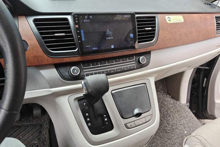 Used SAIC MAXUS G10 2016 2.0T Automatic Elite Edition Audio And AC Panel