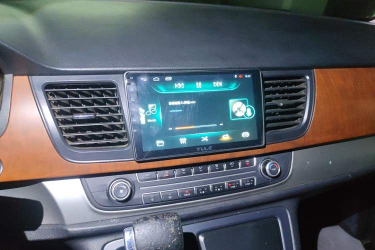 Used SAIC MAXUS G10 2016 2.0T Automatic Elite Edition Audio And AC Panel