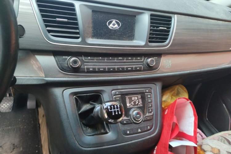 Used SAIC MAXUS G10 2016 2.0T Manual Elite Edition Audio And AC Panel