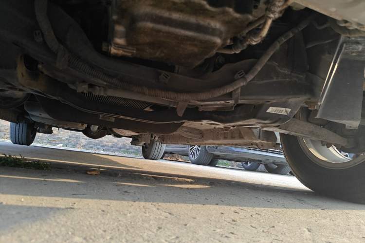 Used SAIC MAXUS G10 2016 2.0T Automatic Elite Edition Chassis Front