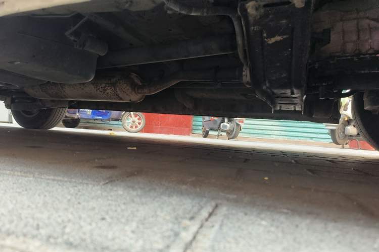 Used SAIC MAXUS G10 2016 2.0T Automatic Elite Edition Chassis Front Right