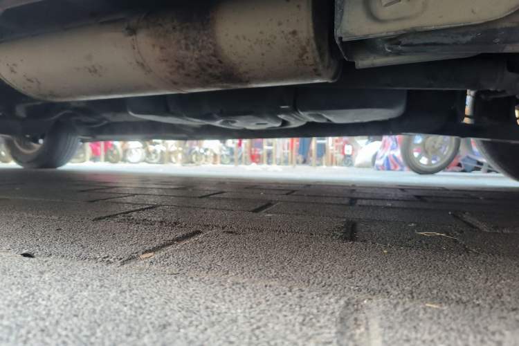 Used SAIC MAXUS G10 2016 2.0T Automatic Elite Edition Chassis Rear Left